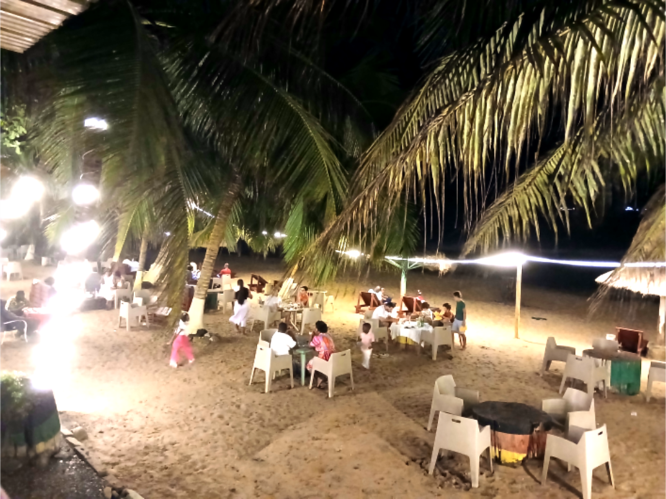 Dîner sur la terrasse ouverte