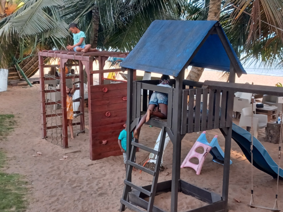 Aire de jeux enfants jour