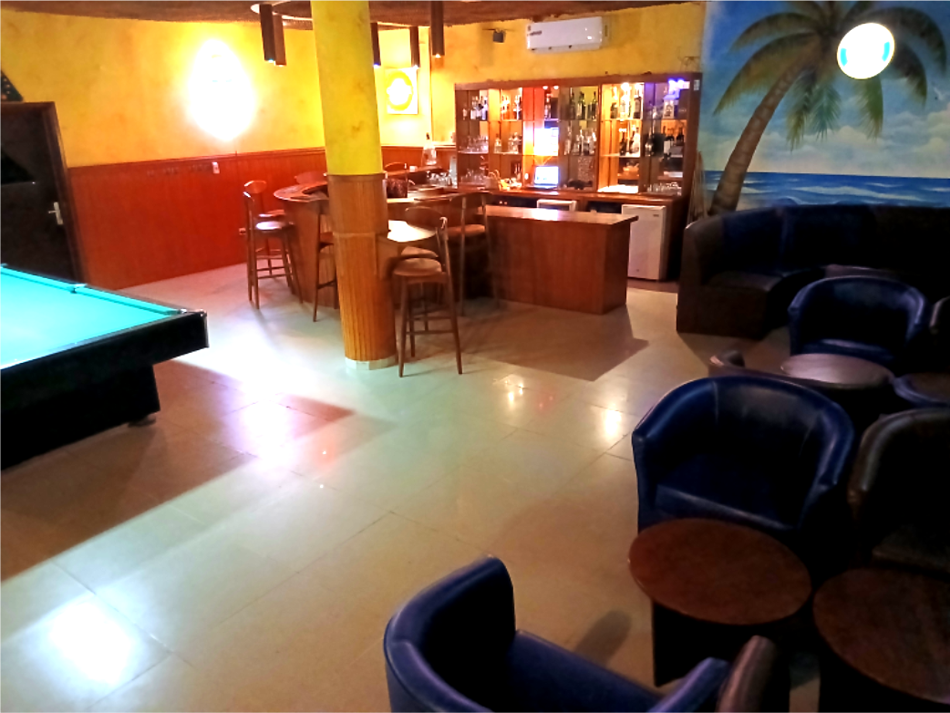 Vue du bar et billard